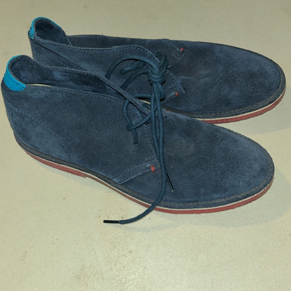 Blu kicks blue  Tahoe chukka boots size 9.5. Excellent condition.